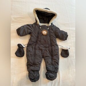 Mother’s babybear snow suit, gloves. 6-9 months. Excellent condition